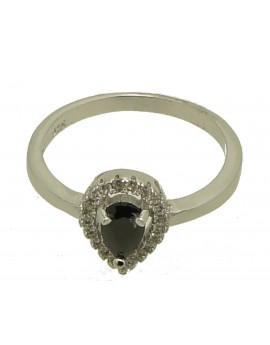 pierścionek srebrny z kamieniami syntetycznymi szmaragd
